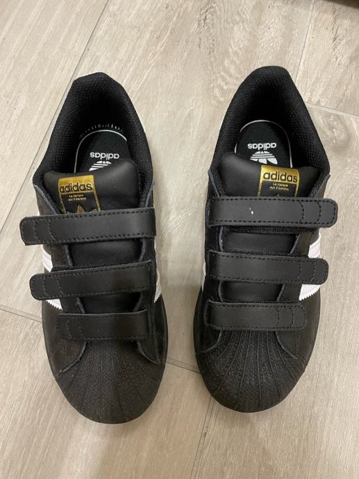 Adidas superge velikost 35