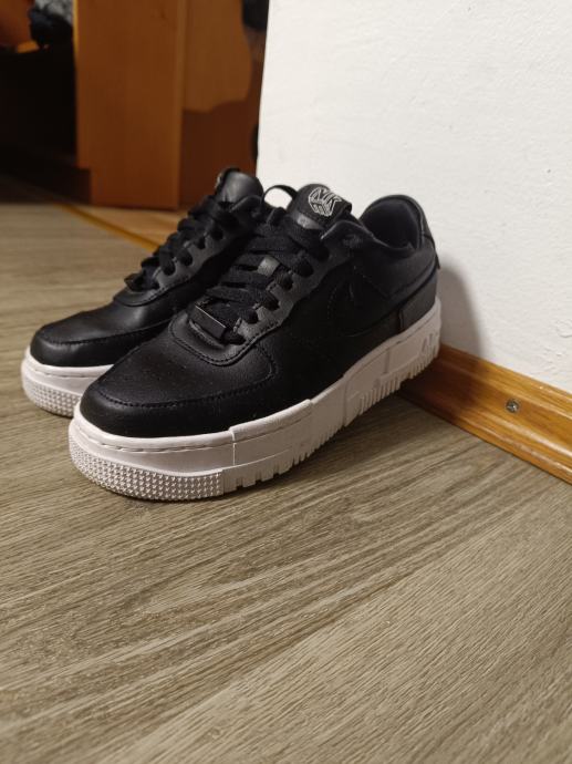 Air Force 1 Pixel, superge št.37,5