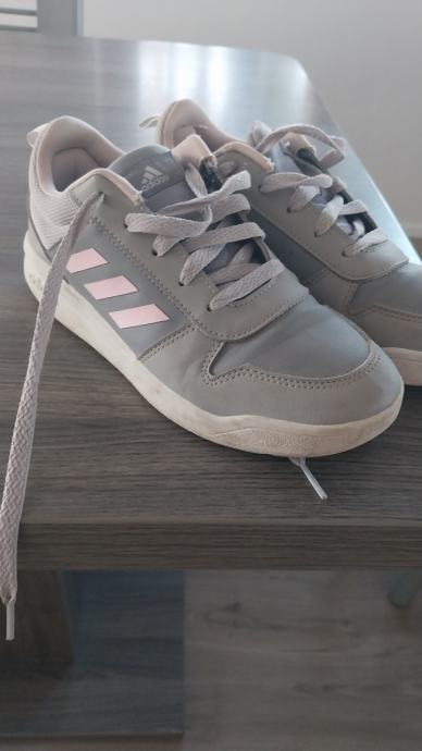 Dekliške Adidaske št. 35,5