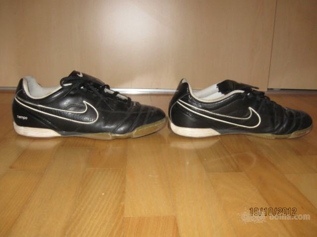 superge NIKE