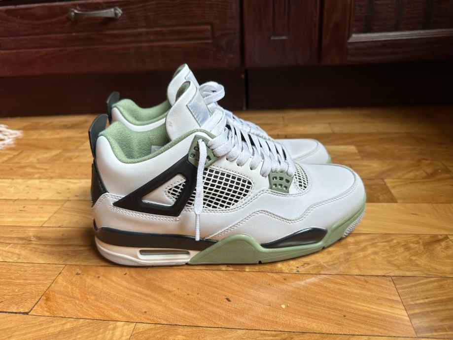 Nike Air Jordan 4 oil green št. 40