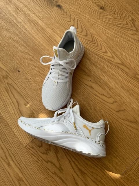 Puma soft foam white