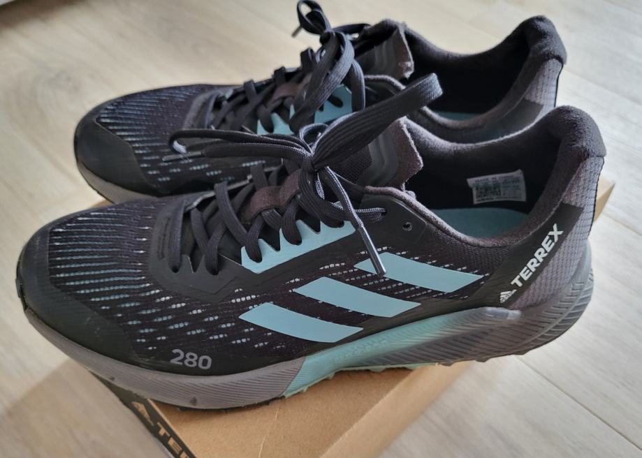 Superge Adidas Terrex Agravic Flow 2.0, številka 40