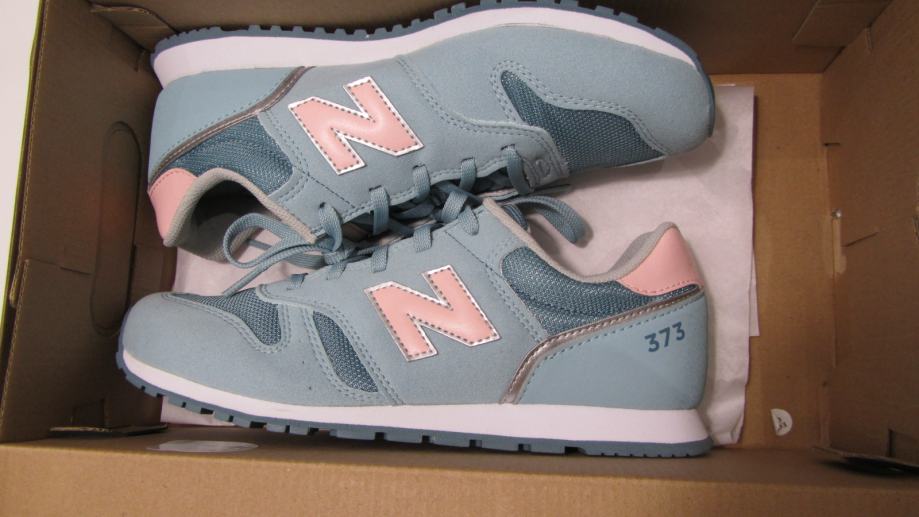 nove superge New Balance št.38