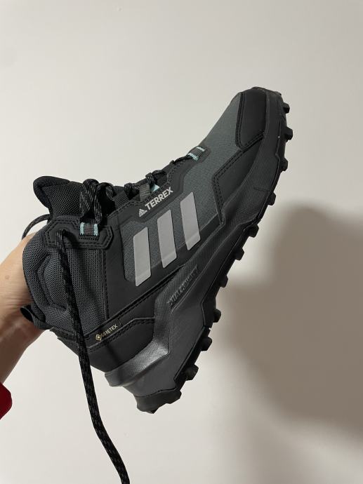 Novi ženski čevlji Adidas Terrex številka 40