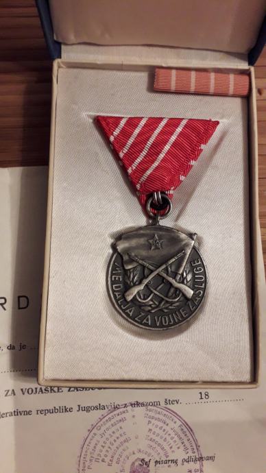 Medalja za vojne zasluge iz leta 1972