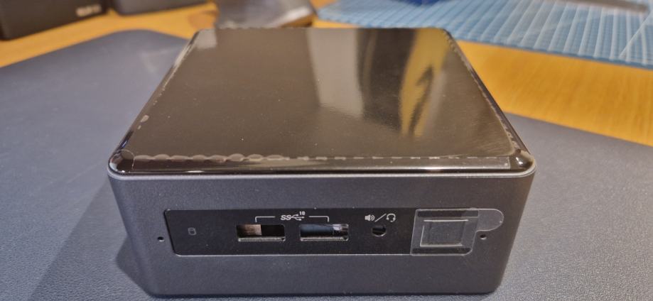 Ohišje za Intel NUC NUC8i7BEH (Bean Canyon)