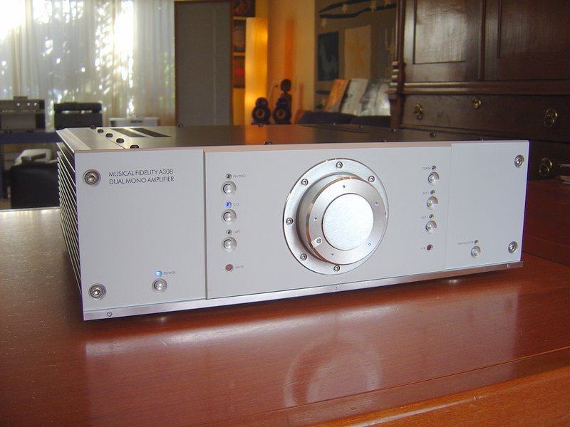 MUSICAL FIDELITY A 308 HI END HI-FI STEREO DUAL MONO OJAČEVALEC 2x300W