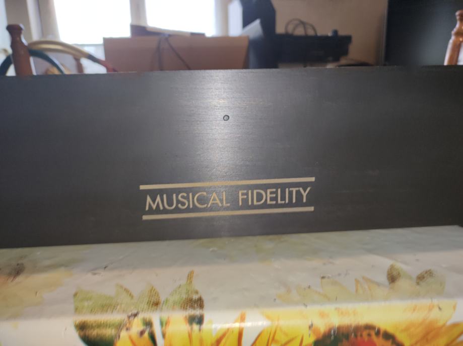 musical fidelity clone končna stopnja