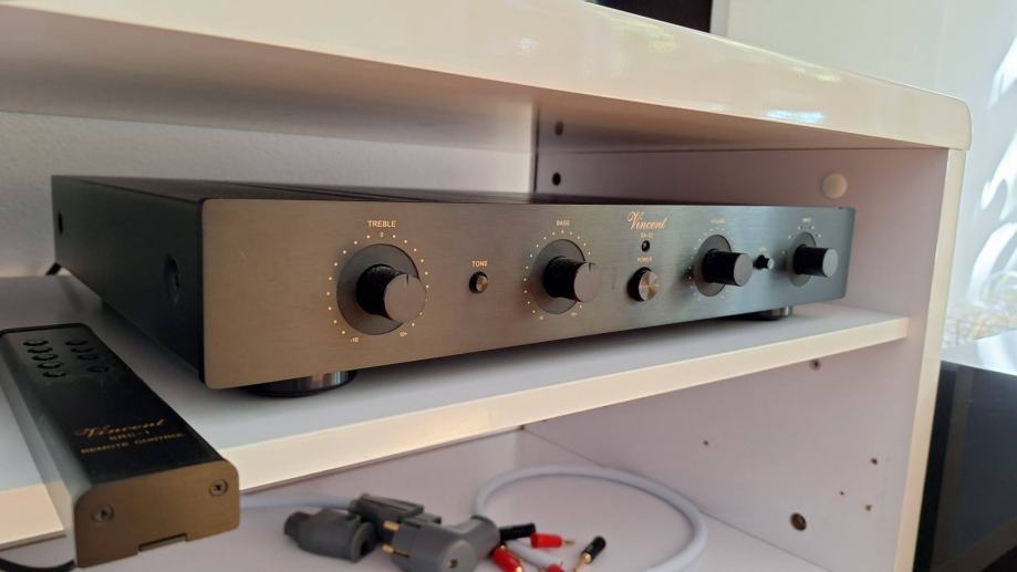 Vincent Audio SA 32 Hybrid Stereo Preamplifier MINT 10/10 garancija