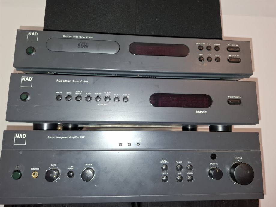 vintage Hi Fi komponente NAD : tuner C440, cd C540 in ojačevalnik 317