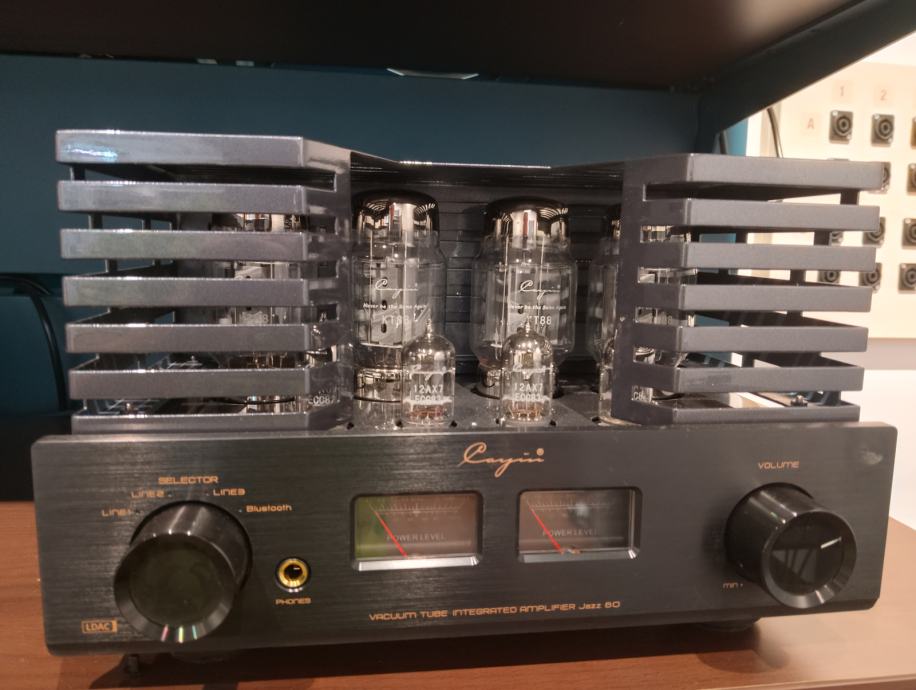 VRHUNSKI LAMPAŠKI OJAČEVALEC-TUBE AMPLIFIER NEMŠKE FIRME CAYIN JAZZ 80