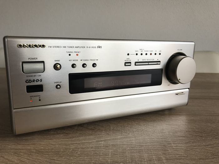 ONKYO R-811RDS