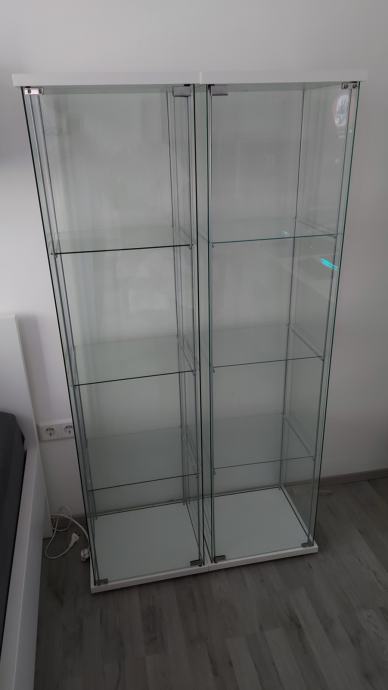 2 x steklena vitrina Detolf IKEA