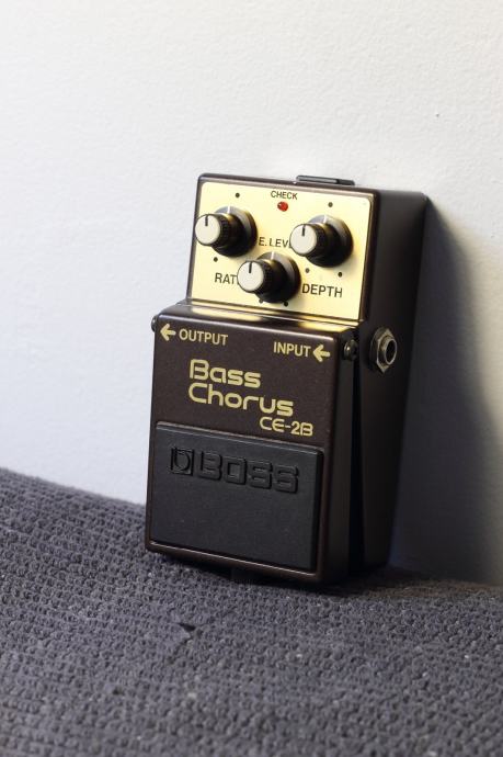 BOSS CE-2b, chorus pedal