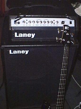 Laney RBH700 OJAČEVALEC GLAVA ZA BASS