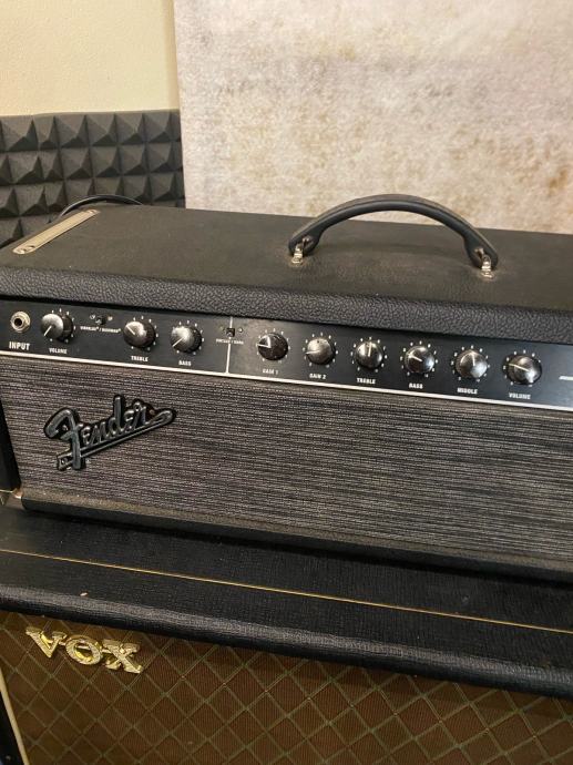 Ojačevalec fender super-sonic + vox box