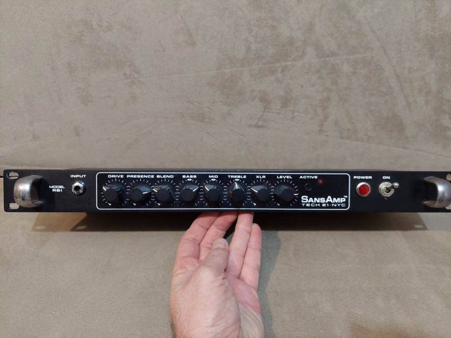 Tech21 Sansamp RBI preamp BASS