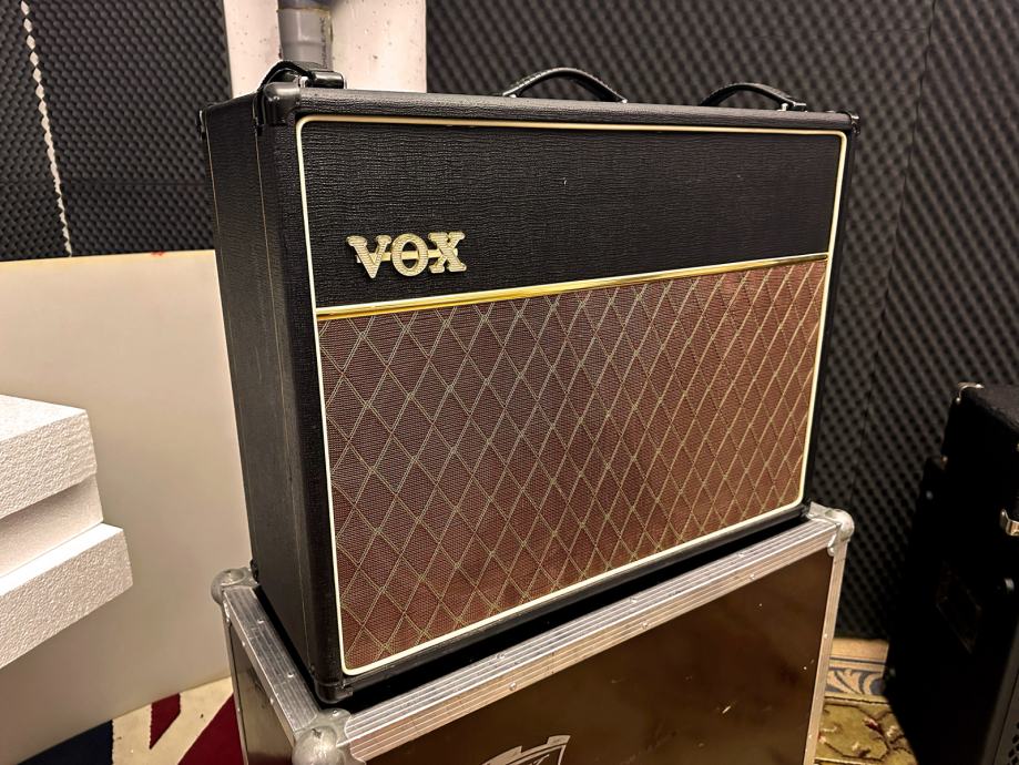 Vox AC30CC2X 2x12" Alnico Blue speakers + Flightcase