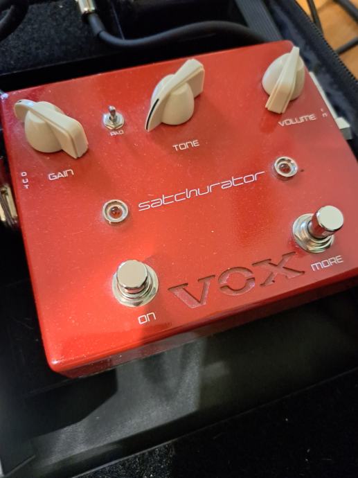 vox satchurator Joe Satriani signature distortion pedal