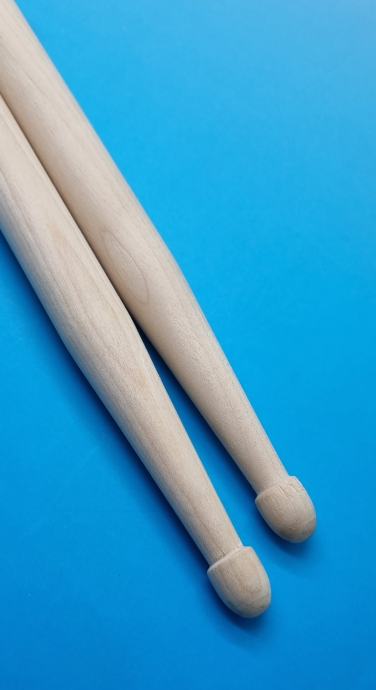 Bobnarske palice, lesene, dolžina 38,5 cm, premer 1,5 cm