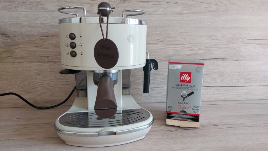 Kavni espresso avtomat Delonghi Icona Vintage + kapsule Illy