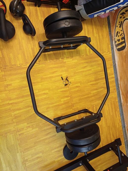 Prodam troset, hex bar,squat rack in pull up bar