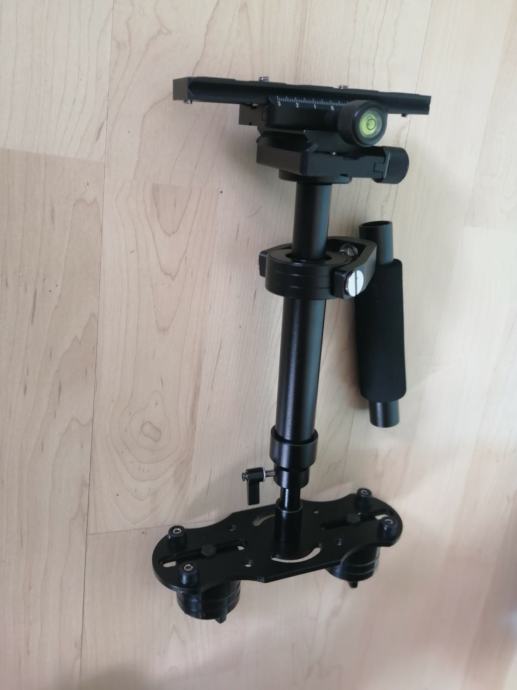 Steadicam stabilizator za digitalni kompaktni fotoaparat