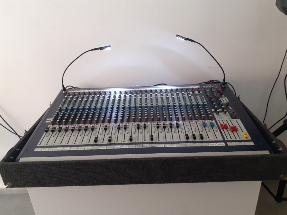 profi mešalna miza soundcraft gb24-2