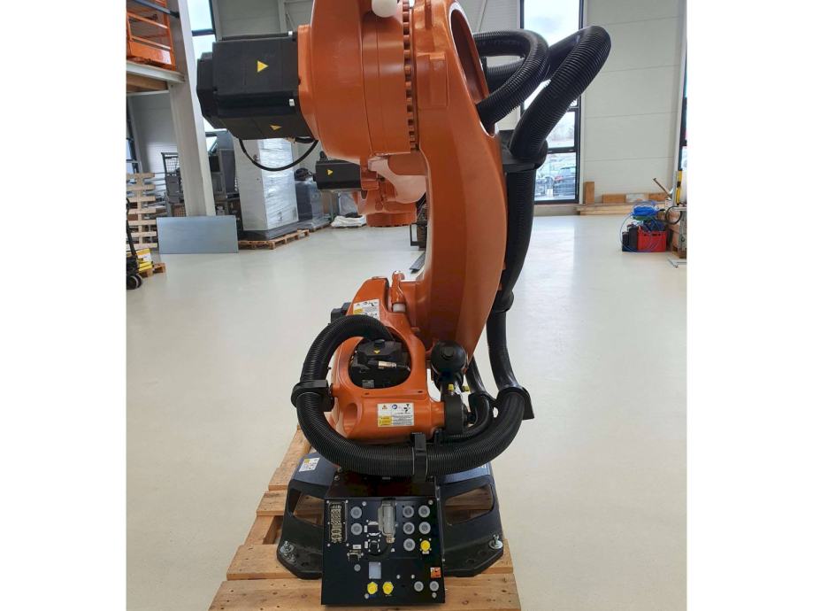 robot KUKA KR180 R3200PA