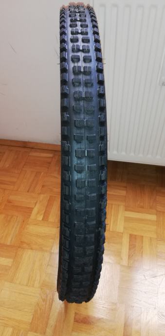 bontrager xr5 team issue 27.5 x 2.6