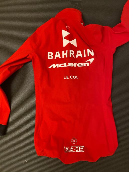 le col bahrain mclaren jersey