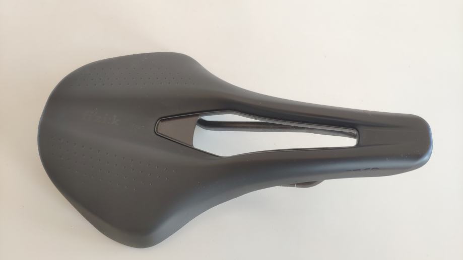 Fizik Tempo Argo R1 160 sedež