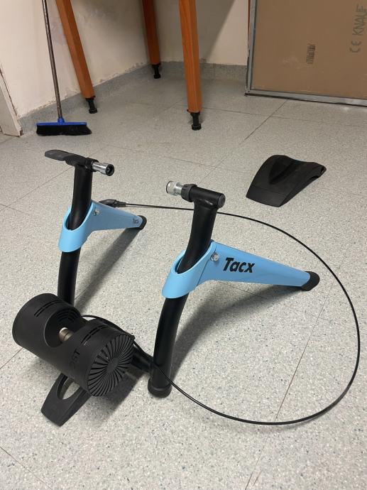 Tacx Boost trenažer