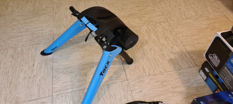 Tacx Boost trenažer