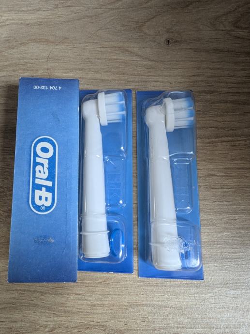 Nadomestna glava za zobno ščetko Oral B PRO Sensitive Clean