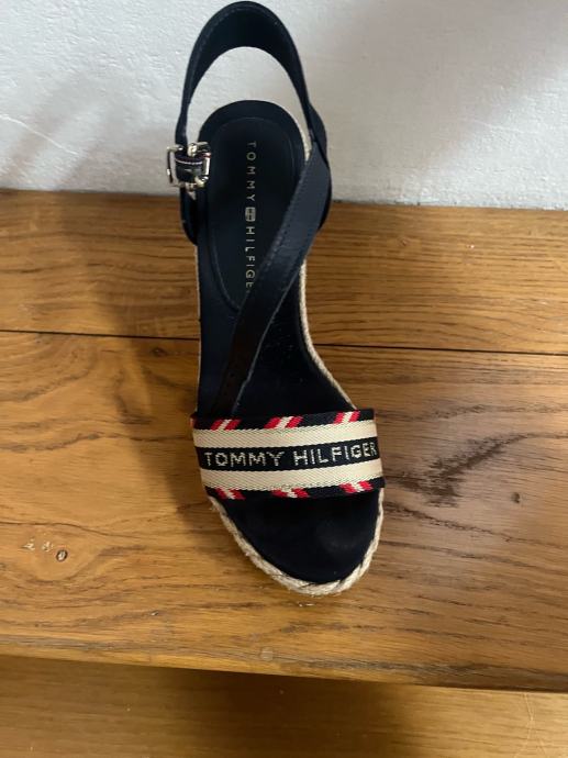 Čevlji s polno peto Tommy Hilfiger