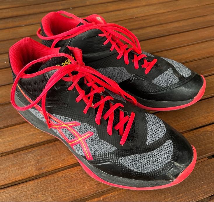 Dvoranski supergi Asics st. 43,5