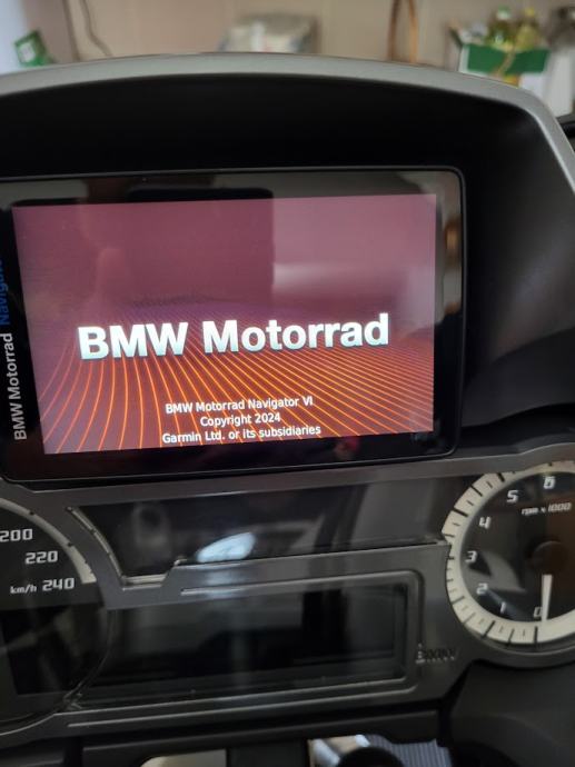 BMW NAVIGATOR VI