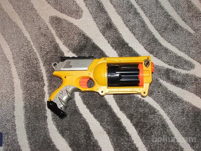 Nerf..N-Strike Maverick