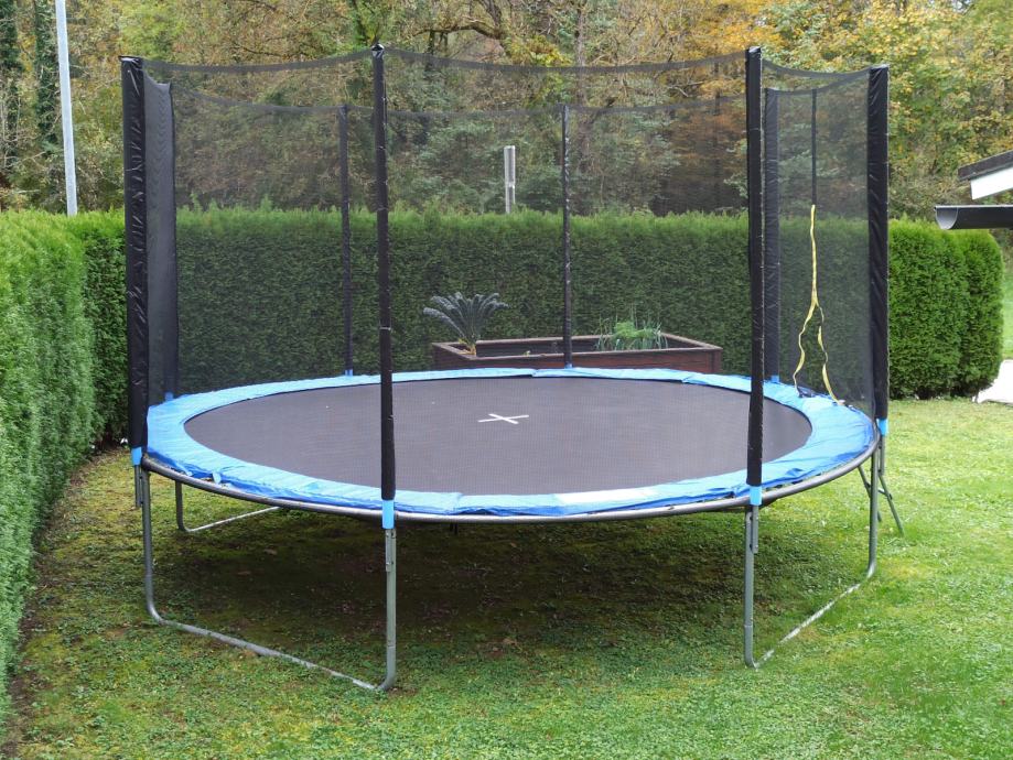 Trampolin 400 cm z lestvijo - še v garanciji