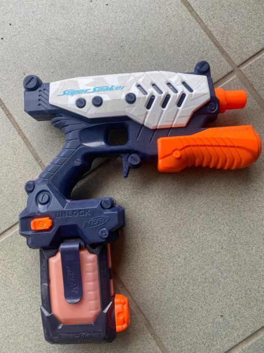 Nerf super soaker