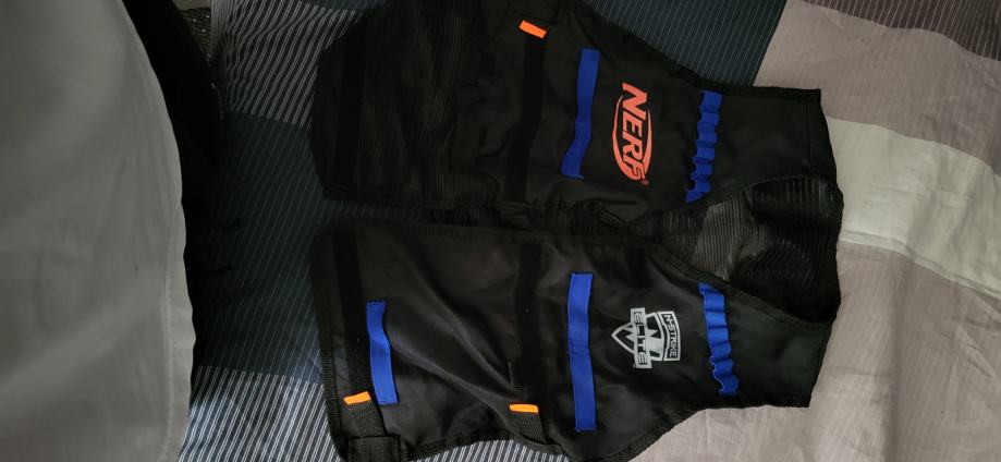 Nerf vest (brezrokavnik)