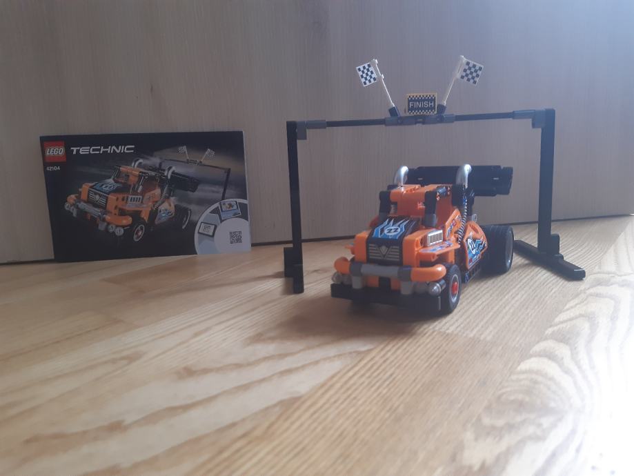 Prodam lego technic dirkalnik 42104