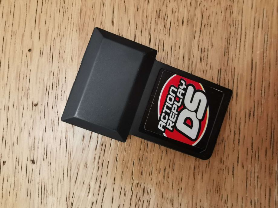 Prodam Action Replay DS za Nintendo