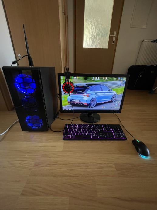 Gaming PC i5 SSD 500GB + Monitor Asus + RGB Tipkovnica in Miška