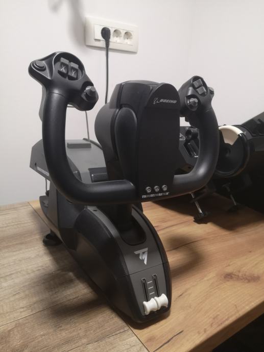 Komplet za flight simulator Thrustmaster+Honeycomb