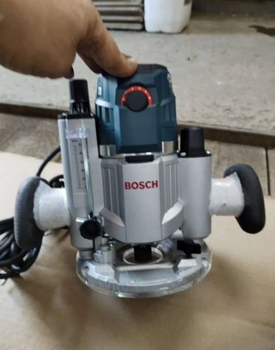 Bosch GMF 1600 CE usmerjevalnik v L-boxxu