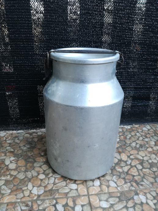 Aluminijasta posoda za mleko