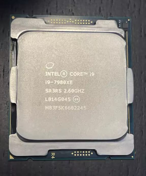 Procesor Intel Core i9-7980XE 2,6 GHz 18-jedrni procesor LGA2066 s 24,